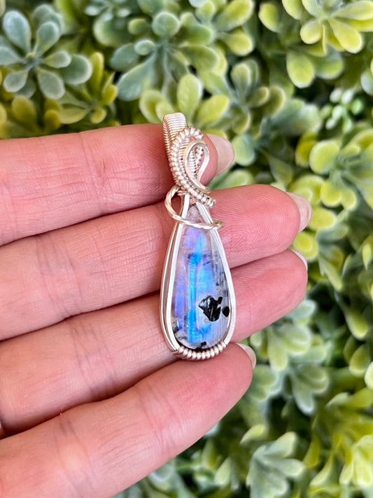 Argentium Silver Moonstone Pendant