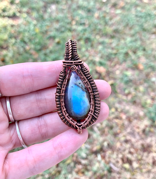 “MARTY” Labradorite Pendant