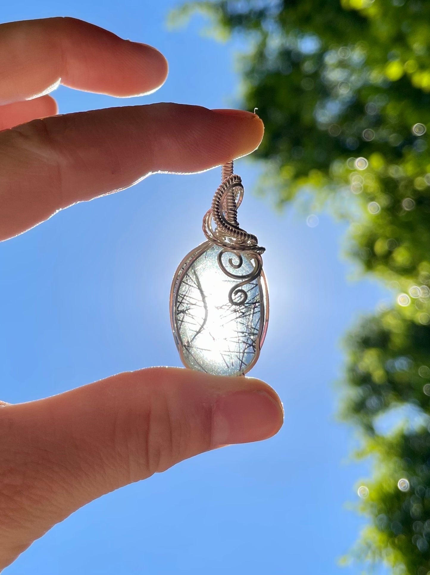 Ritulated Quartz Air Pendant