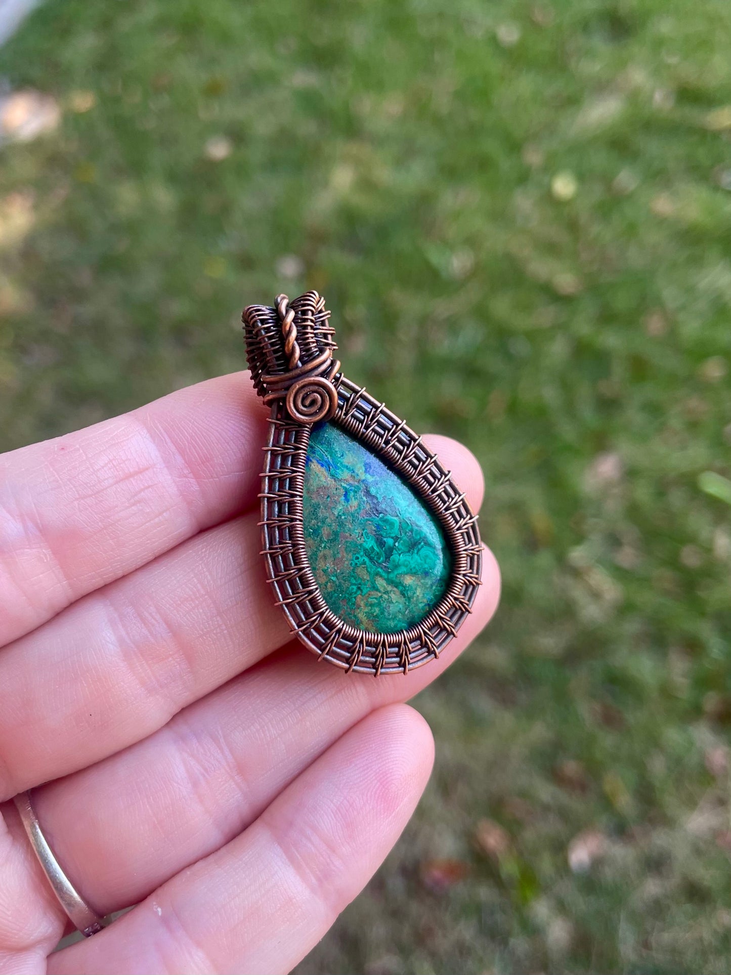 Malacholla Earth Pendant