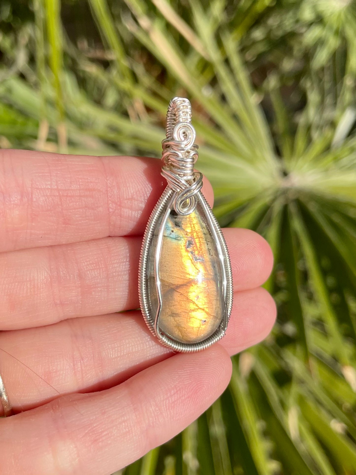 Silver Labradorite Pendant